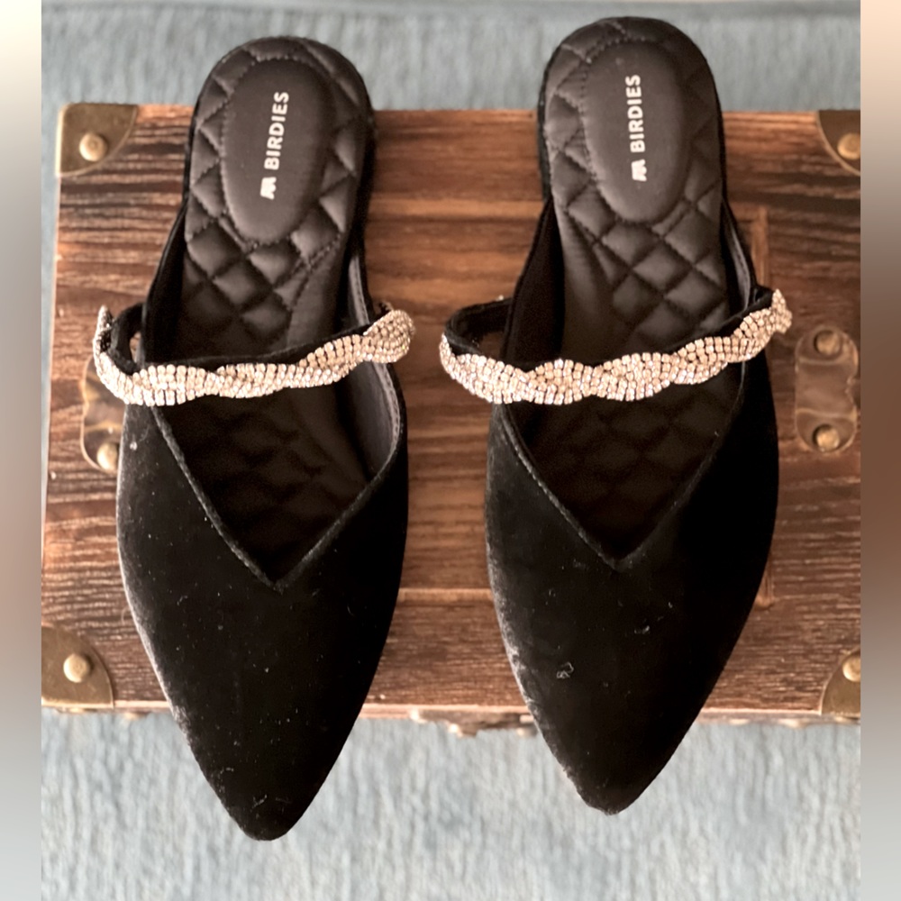 Birdies The Swan Slides in Caviar Velvet Gem Bracelet